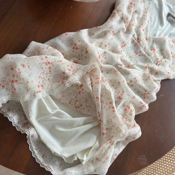 90s Vintage midi dainty floral dress 🤍🍋 - Picture 9 of 10